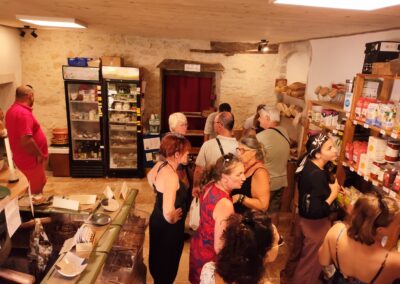 Photo dans l'épicerie pendant l'inauguration