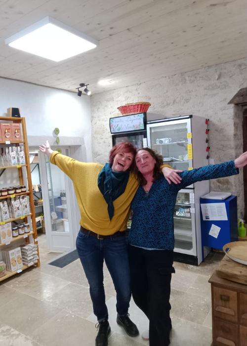Sandrine et Christelle photo de Sandrine et Christelle dans l'épicerie Toketa