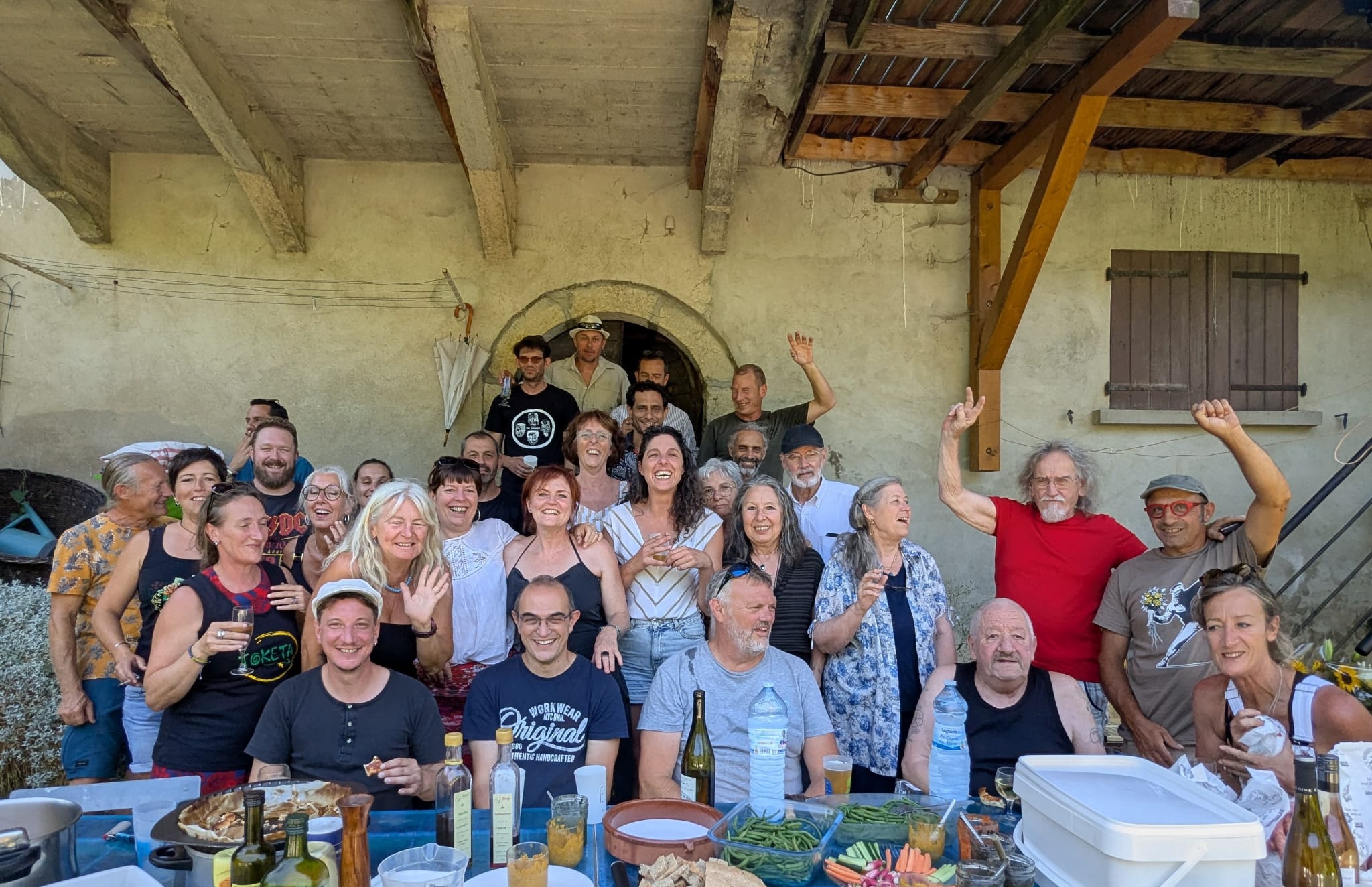 Photo du repas de remerciement à la participation du projet de tiers-lieu Toketa